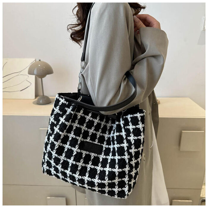 Large Capacity Summer Checkered Shoulder Tote Bag - Image 2