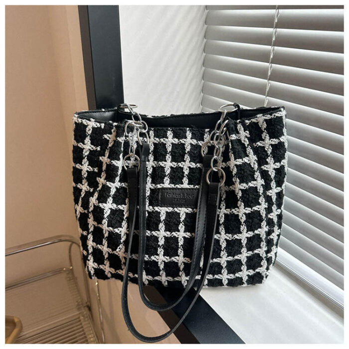 Large Capacity Summer Checkered Shoulder Tote Bag - Image 3